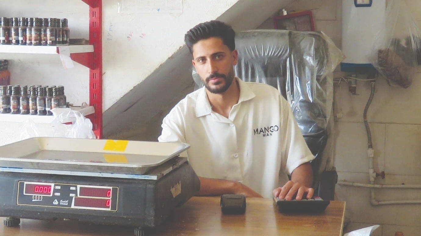  مجتبی کاظمیان، نایب رییس صنف قصابان و لبنیات: در مغازه نگین بهاران  سلامت سفره  بافقی ها تضمین شده است